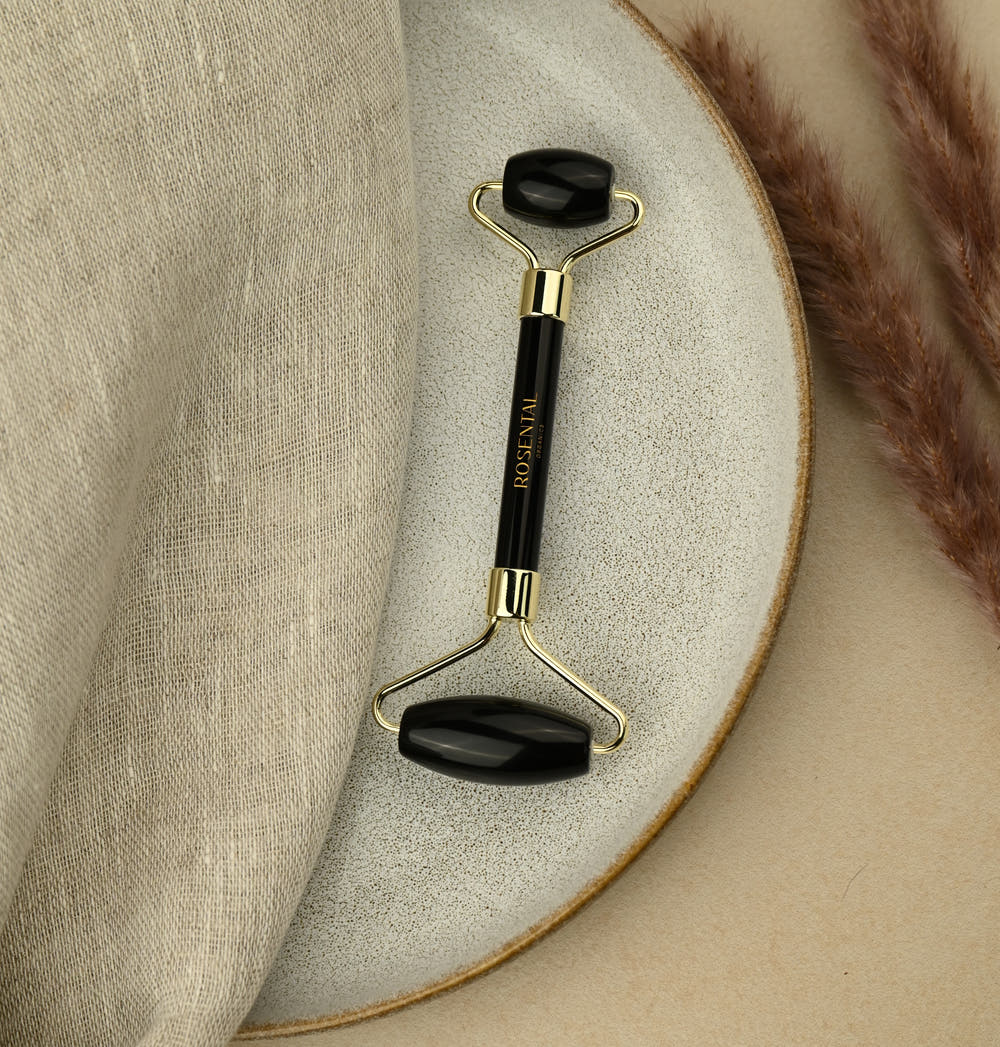 Obsidian Roller | Natural beauty tool